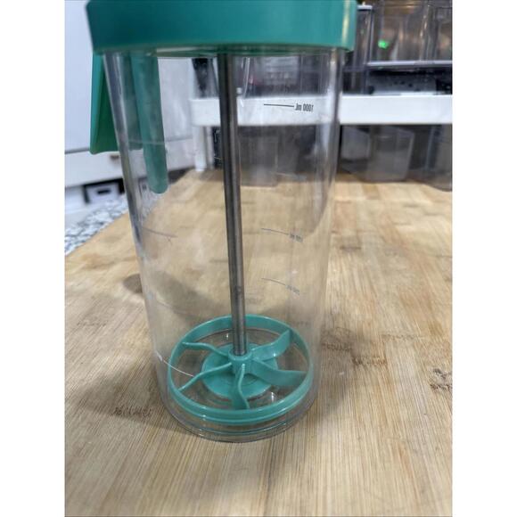 Pampered Chef Batter Mixer and Dispenser 100082 * - Picture 5 of 11